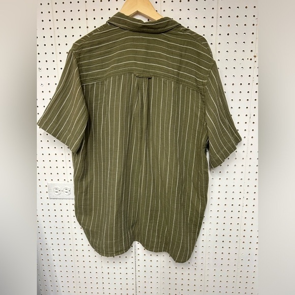 Madewell Lightspun Short-Sleeve Flap-Pocket Shirt in Stripe - Picture 3 of 4